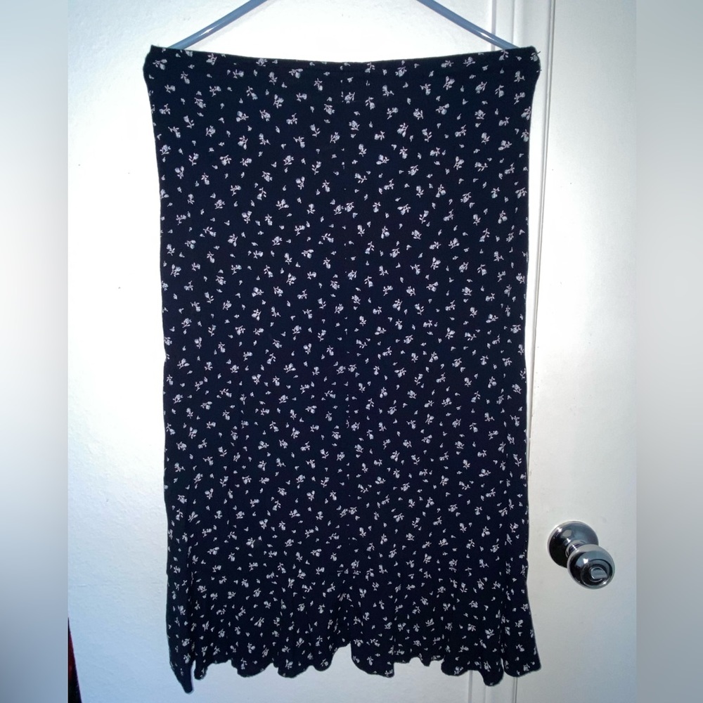 Brandy Melville Blue / White Floral Skirt